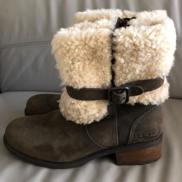Women’s Ugg Boots size 7 - Picture 3 of 7